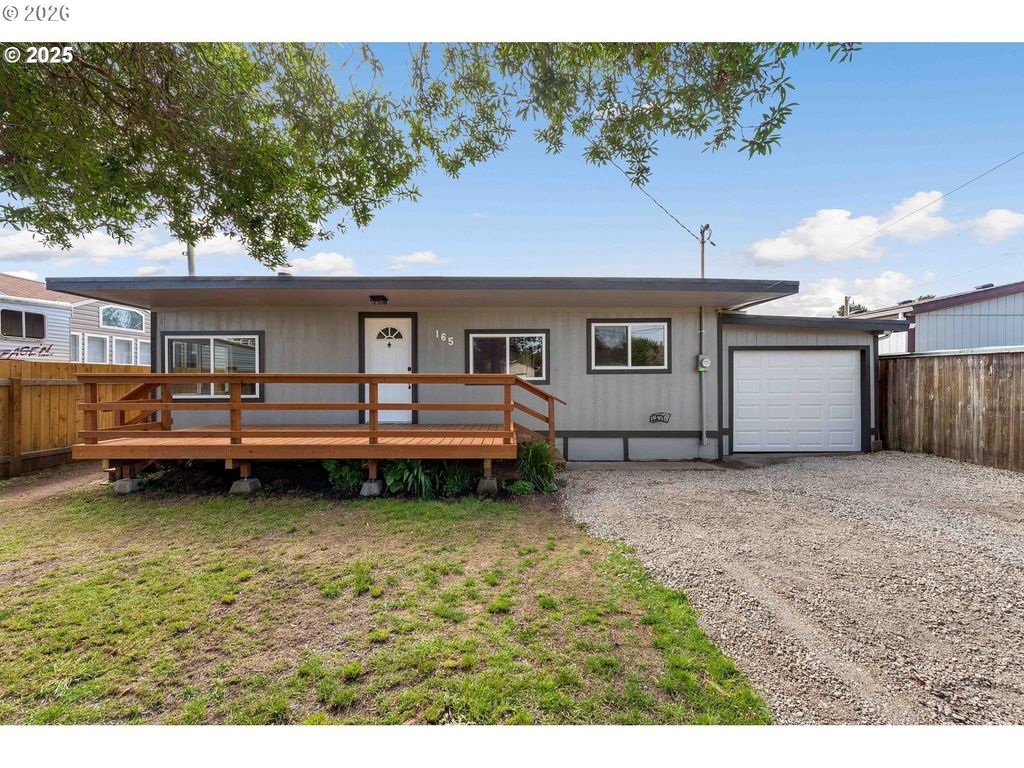 165 N 15th St, Lakeside