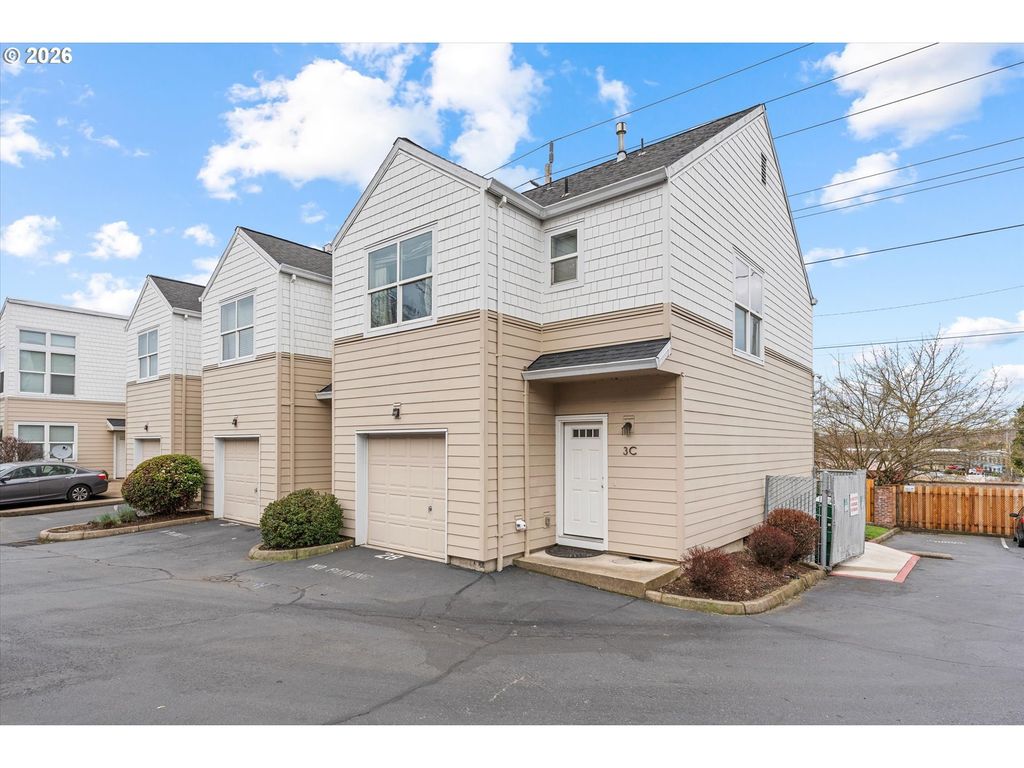15723 Ne Beech 3c St, Portland