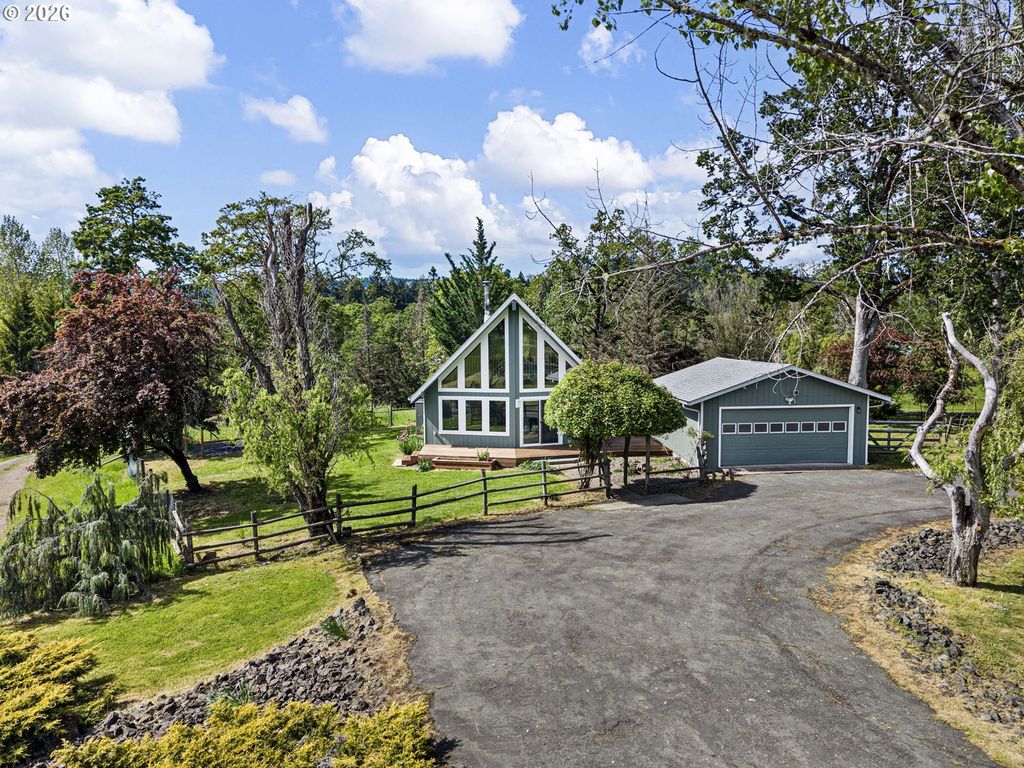 6771 N Bank Rd, Roseburg