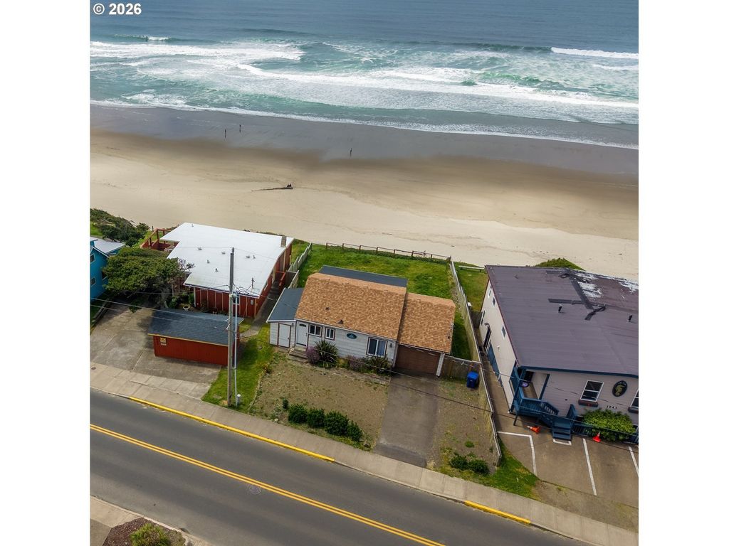1933 Nw Harbor Ave, Lincoln City