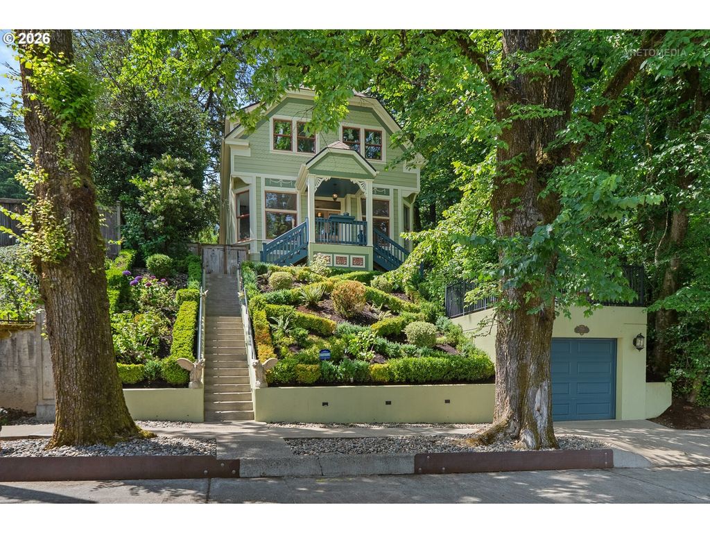 2104 Sw Spring St, Portland