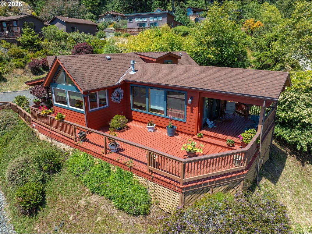 19921 Whaleshead Rd U6, Brookings