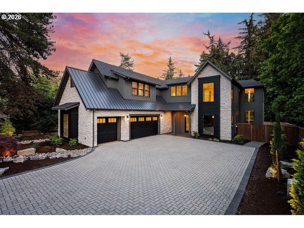 964 Country Commons Ln, Lake Oswego