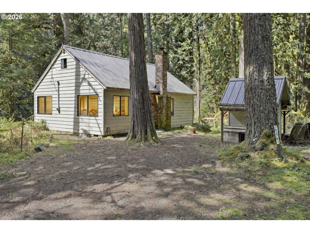 76270 E Road 28, Rhododendron