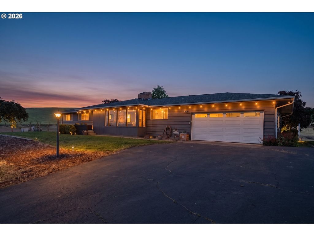 83528 Dufur Valley Rd, Dufur