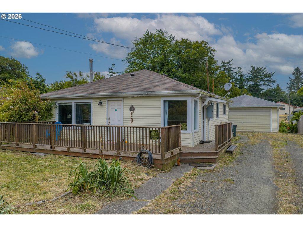 456 N Cammann St, Coos Bay