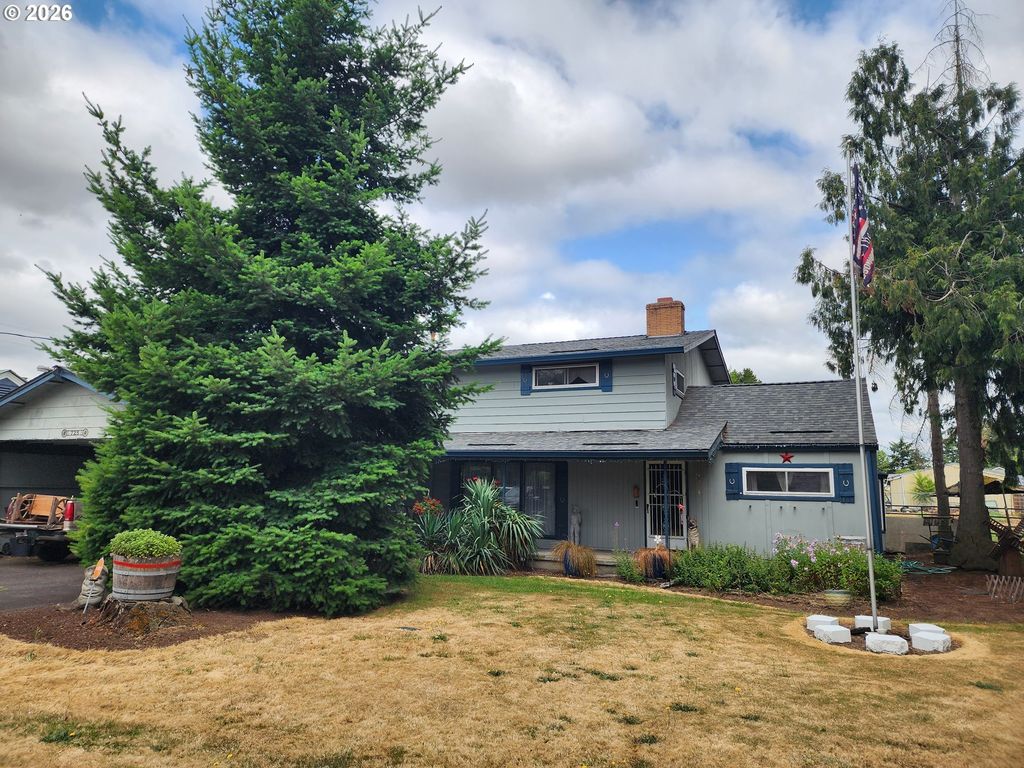 725 W Main St, Molalla