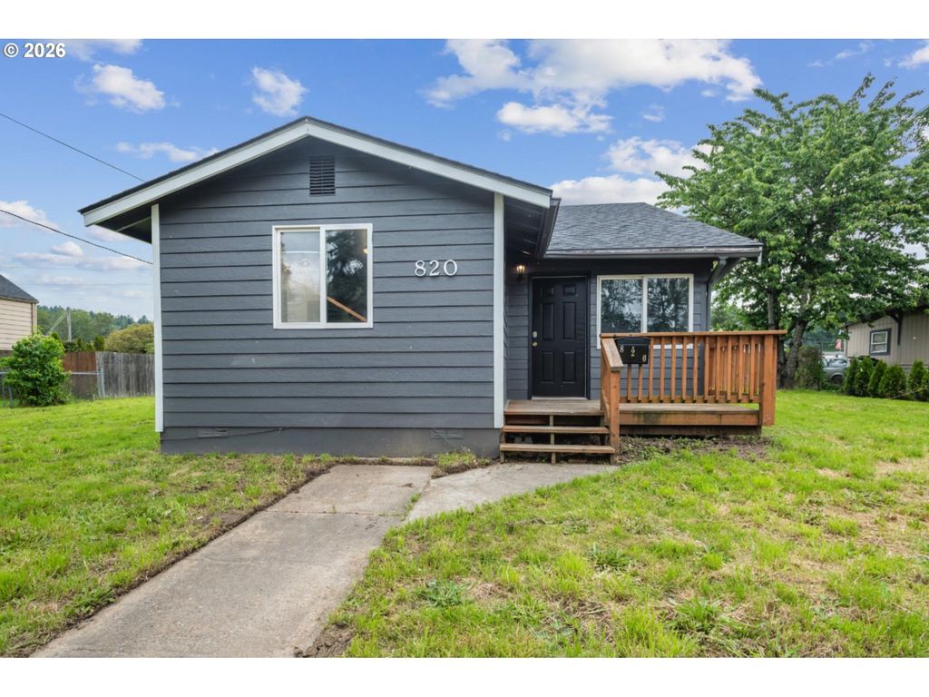 820 N 1st Ave, Kelso