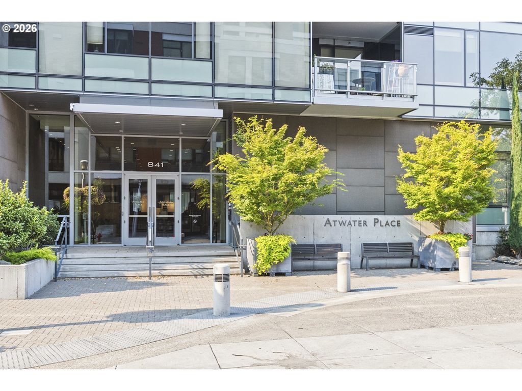 841 S Gaines St 2204, Portland