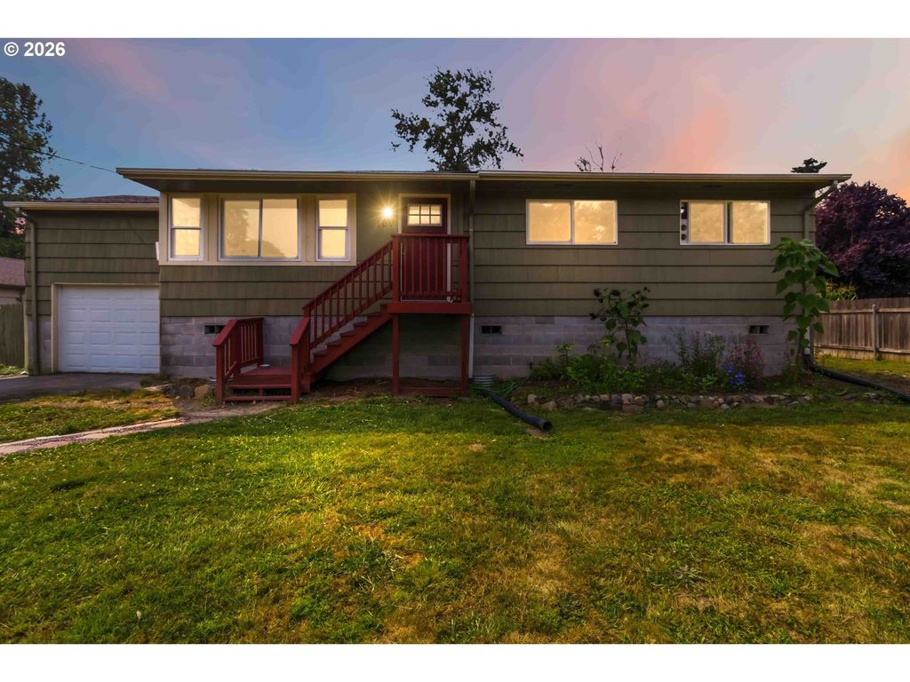 109 Merritt Dr, Longview