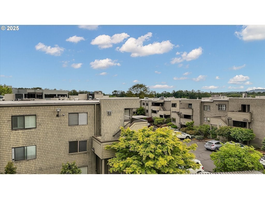 5602 S Riverside Ln 8, Portland