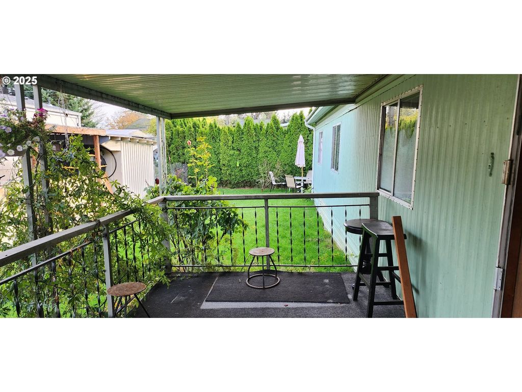 8403 Ne St Johns Rd, Vancouver