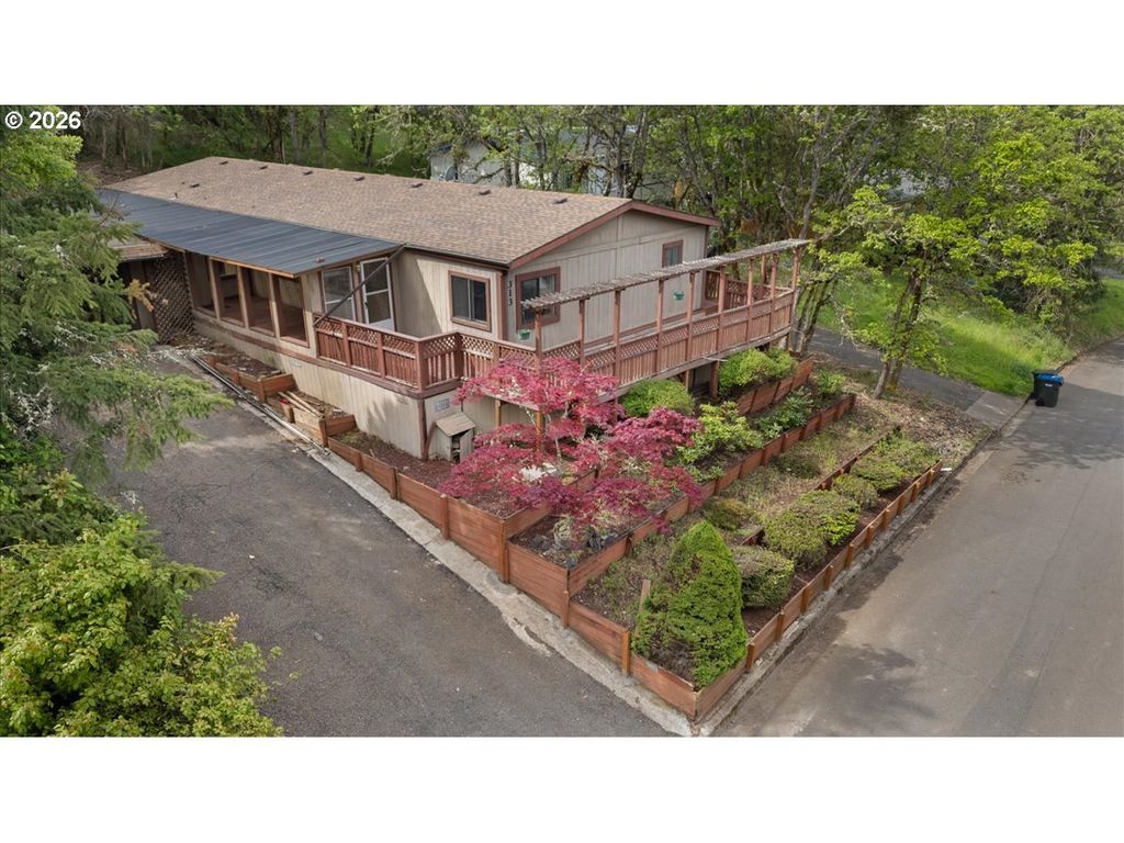 313 Ne Kirby Ave, Roseburg