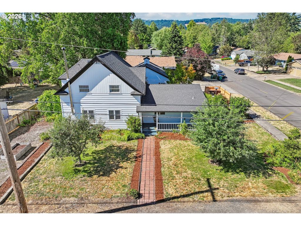 819 Sierra Vista Dr, Newberg