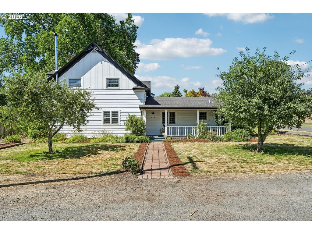 819 Sierra Vista Dr, Newberg