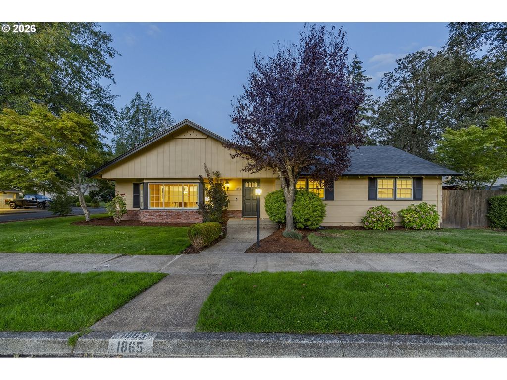 1865 Tabor St, Eugene