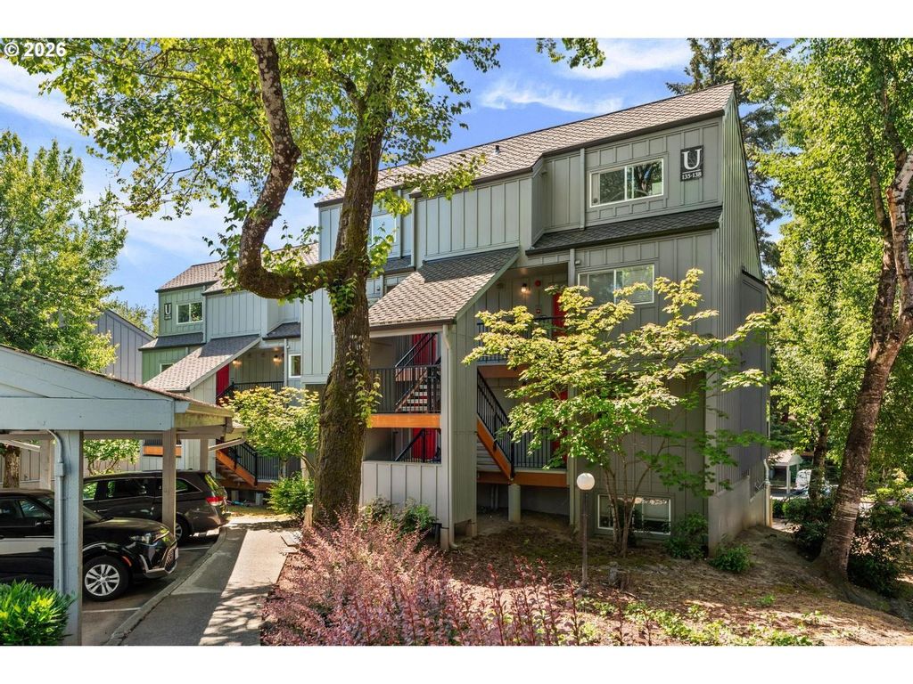 4 Touchstone 138, Lake Oswego
