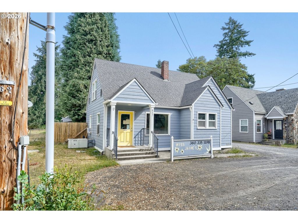 853 E St, Washougal