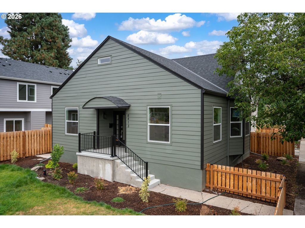 8413 Ne Hassalo St, Portland