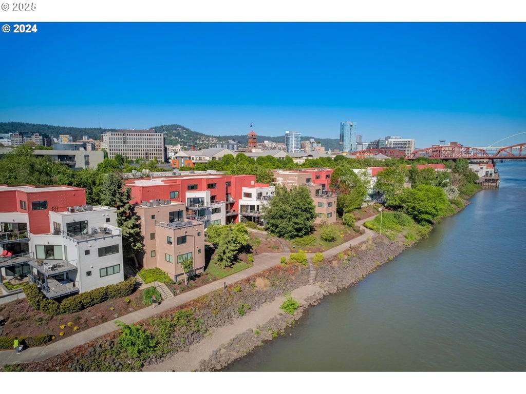 720 Nw Naito Pkwy D15, Portland