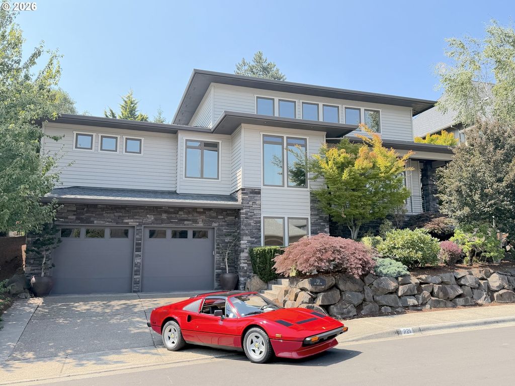 721 Sw 68th Ter, Portland