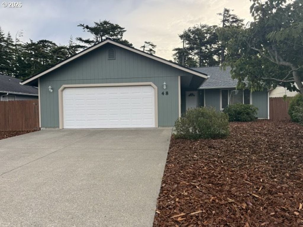 48 Park Village Dr, Florence
