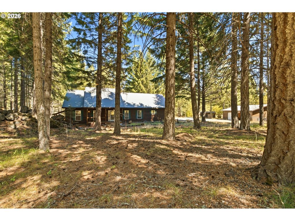 14 Westside Rd, Trout Lake