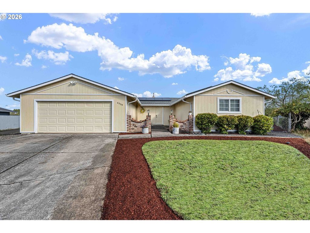 4559 Souza St, Eugene