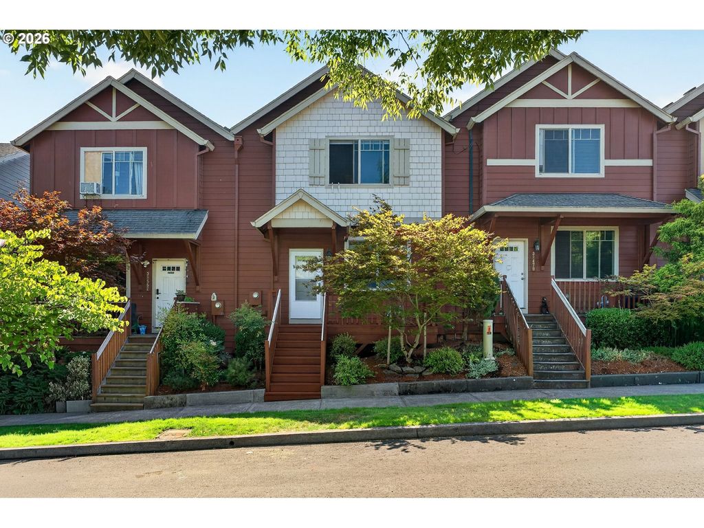 38476 Cascadia Village Dr, Sandy