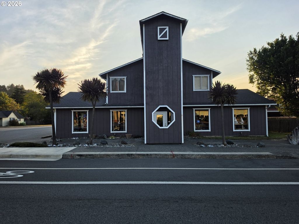 1205 Oregon St, Port Orford
