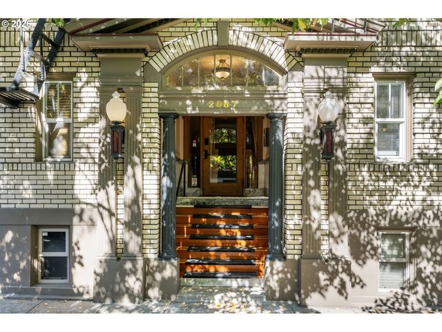 2087 Nw Overton St 204, Portland