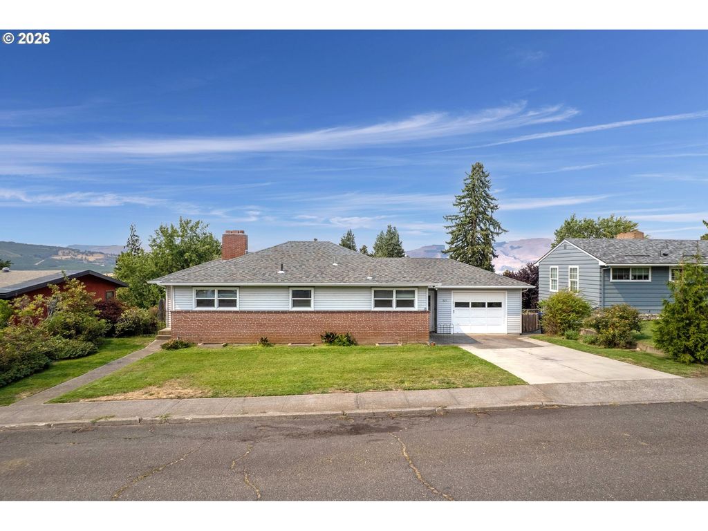 321 W 21st St, The Dalles