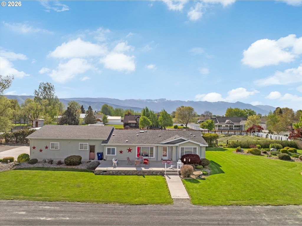 960 1/2 H St, Baker City