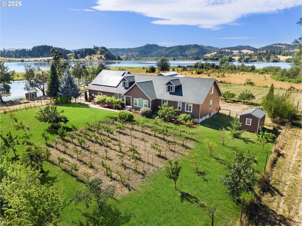 1750 Plat I Rd, Sutherlin
