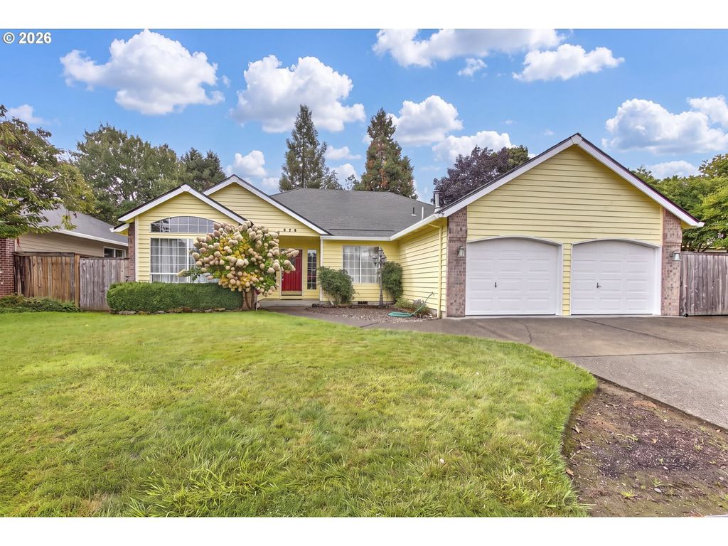672 Ne Valarie Ct, Hillsboro