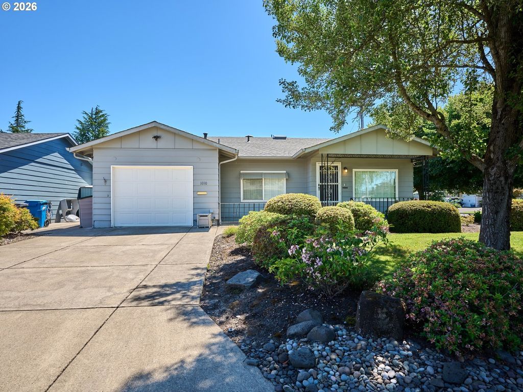 1010 Randolph Rd, Woodburn