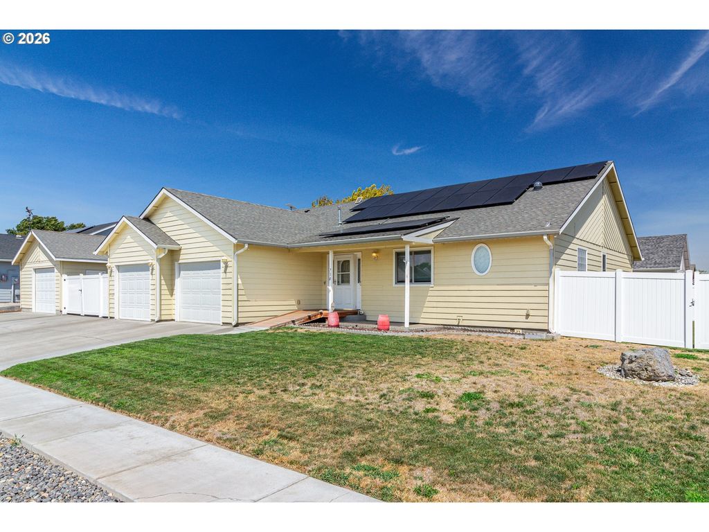 710 W Sandpiper Ave, Hermiston