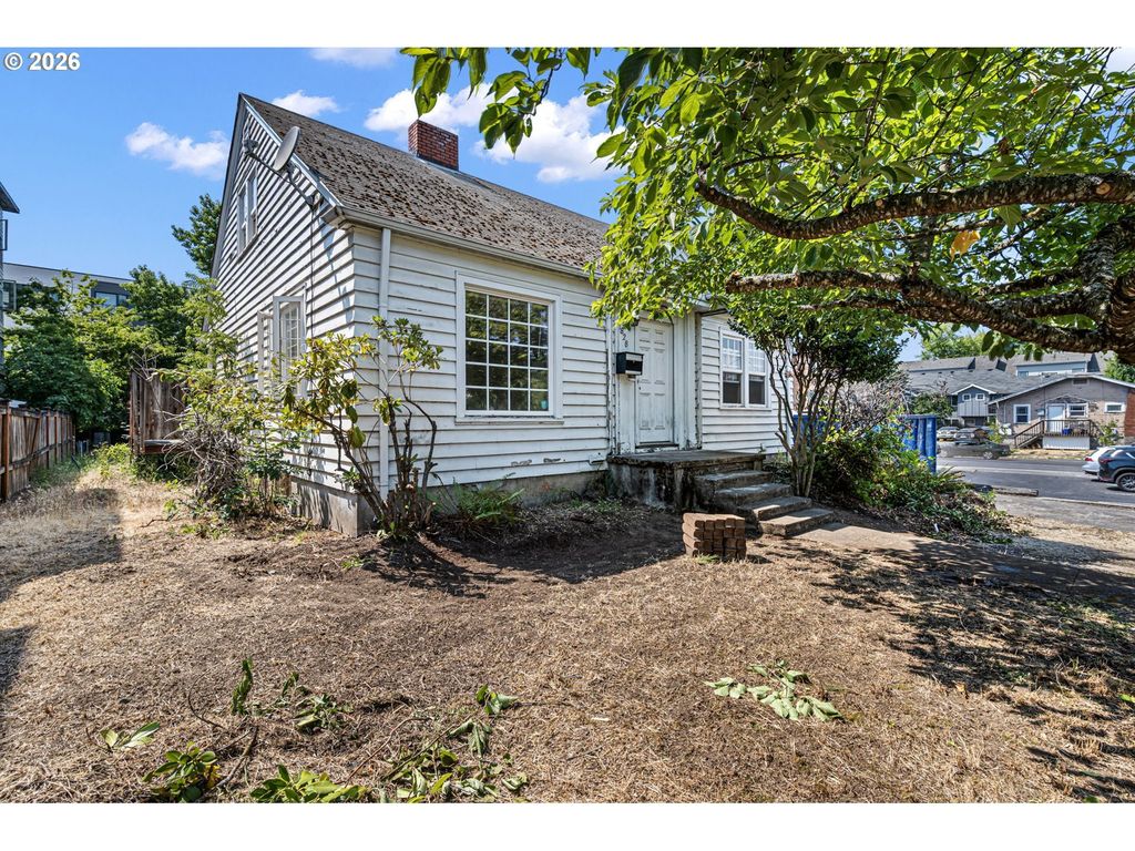 1828 Hilyard St, Eugene