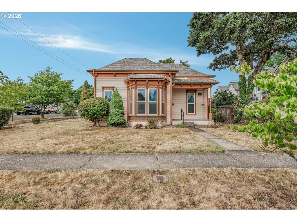 482 S 4th St, Independence