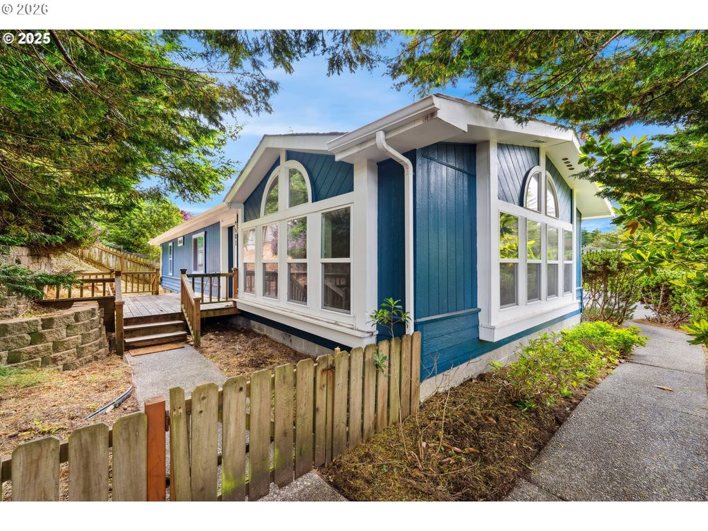 2501 Creekside Ln, North Bend