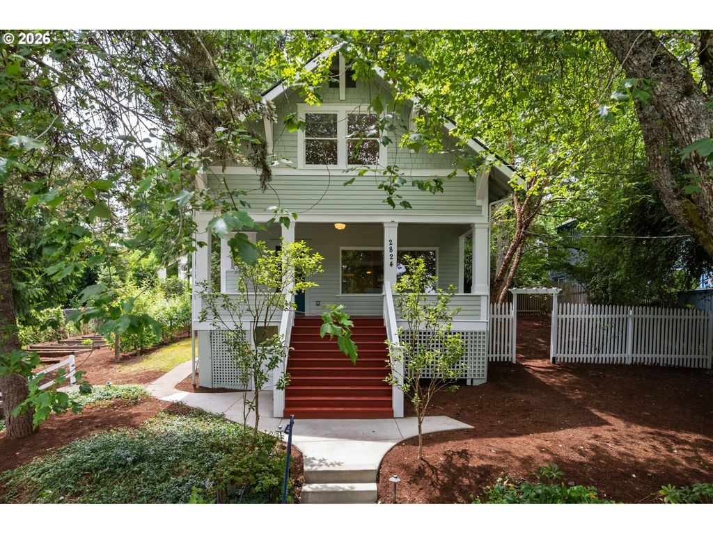2824 Sw Illinois St, Portland