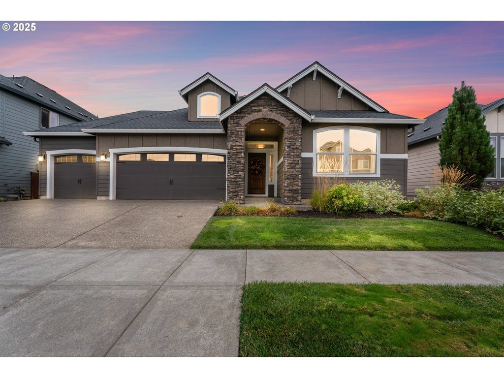 1649 S 46th Pl, Ridgefield