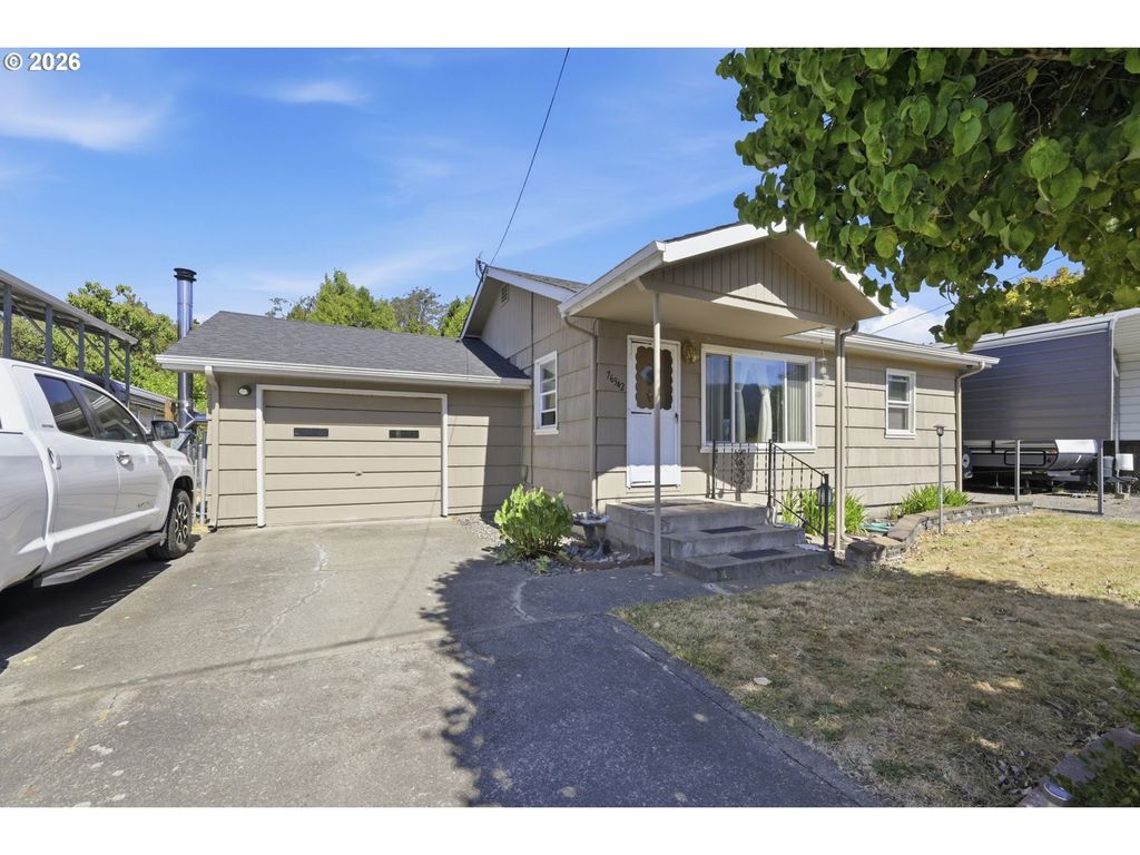 76342 Jasper Dr, Oakridge