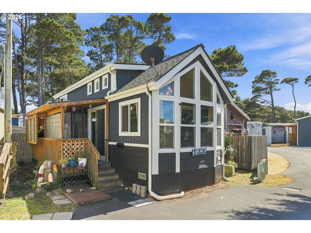 4875 N Highway 101 38, Depoe Bay