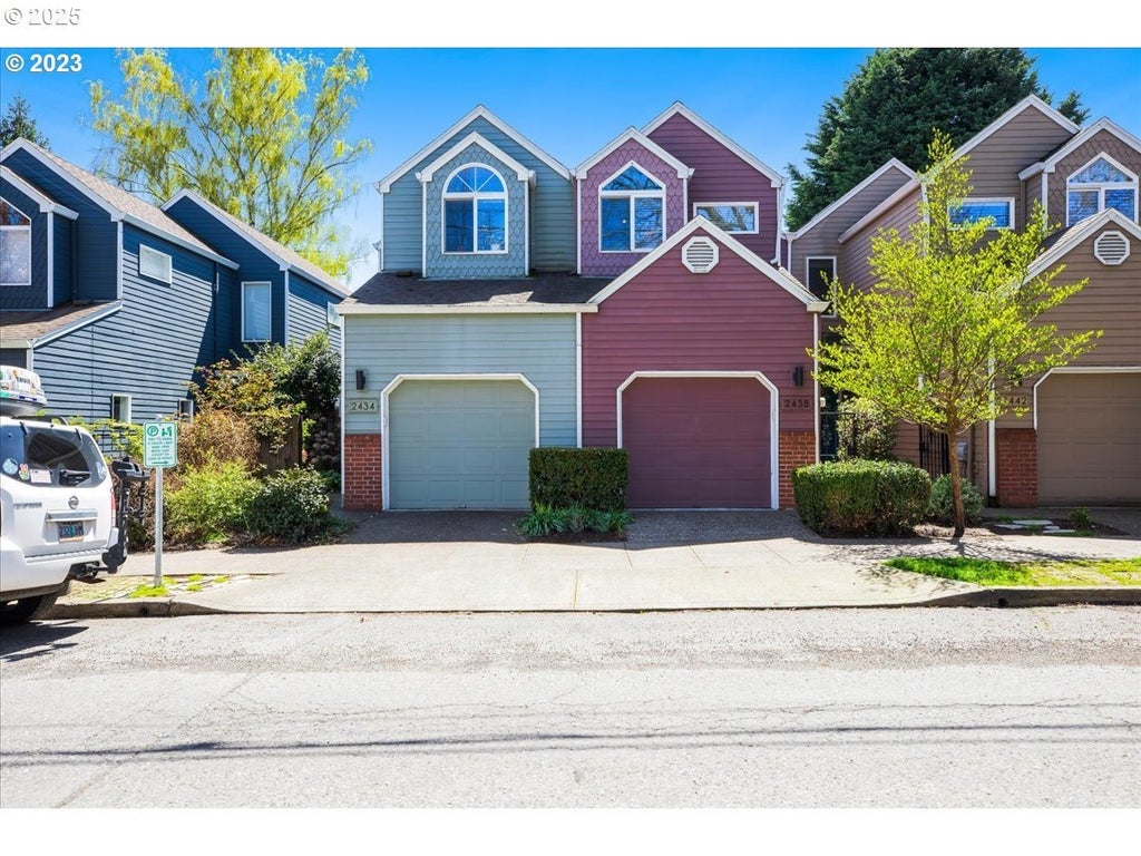 2438 Nw Thurman St, Portland