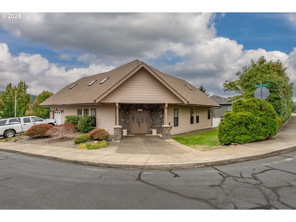 2245 Eagle Loop, Sutherlin