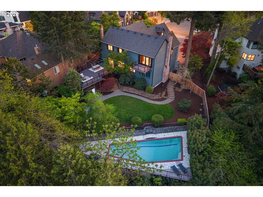 18370 River Edge Ln, Lake Oswego