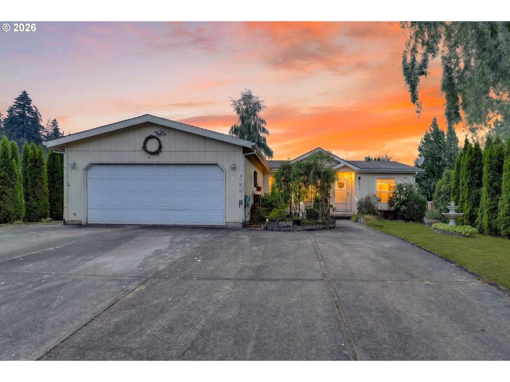 1837 Woodland Ave, Woodburn