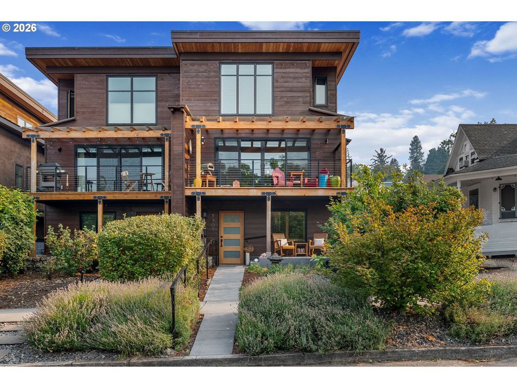 1307 Columbia St, Hood River