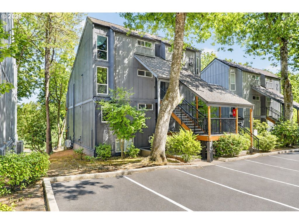 100 Kerr Pkwy 52, Lake Oswego
